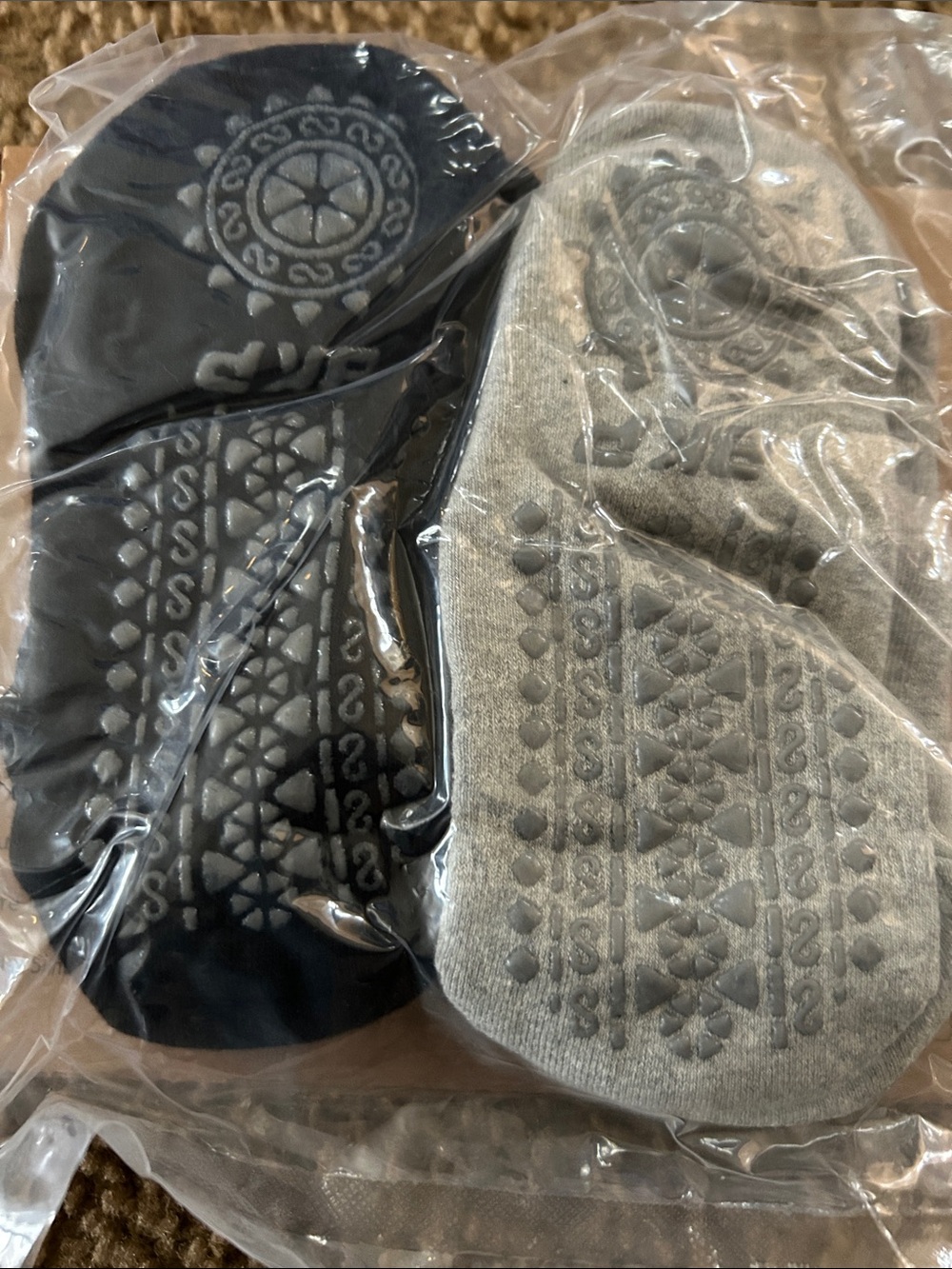 Non-Slip Low-Cut Yoga/Pilates 🧘 Socks - Black & Gray